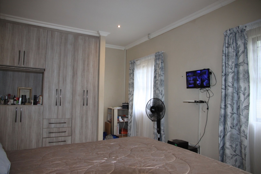  Bedroom Property for Sale in Sunnyridge Eastern Cape